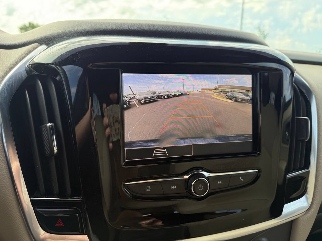 Used 2022 Chevrolet Traverse LS AWD/4WD image 16