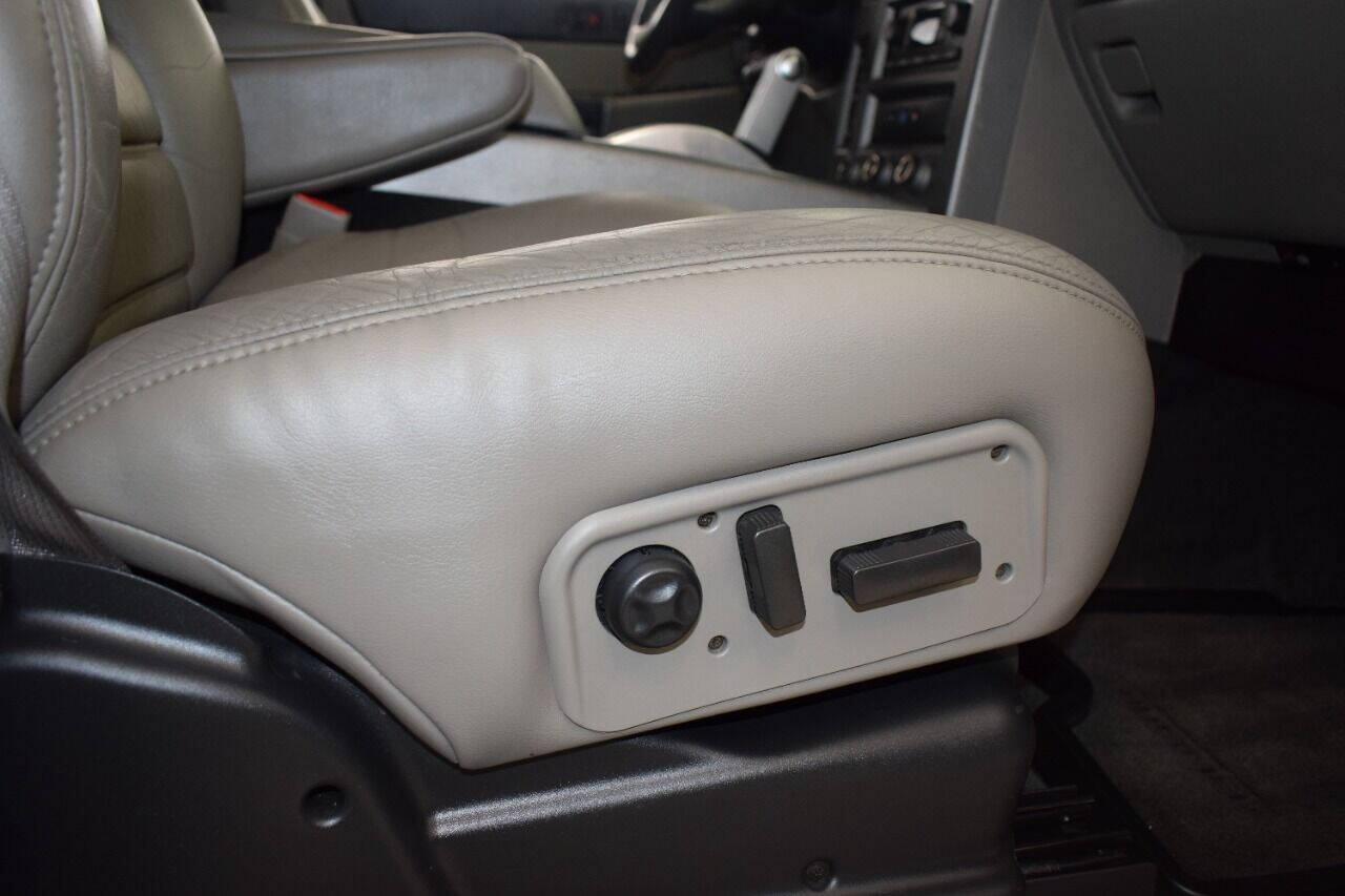 Used 2003 HUMMER H2 w/ Preferred Equipment Group AWD/4WD image 44