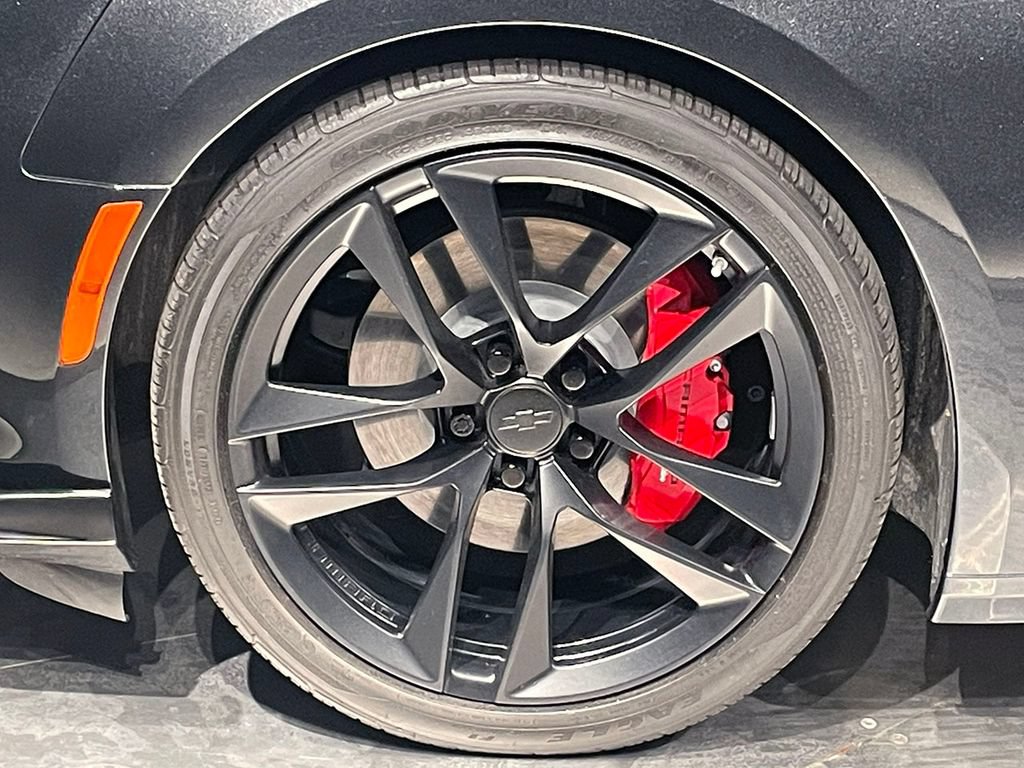Used 2024 Chevrolet Camaro LT RWD image 15