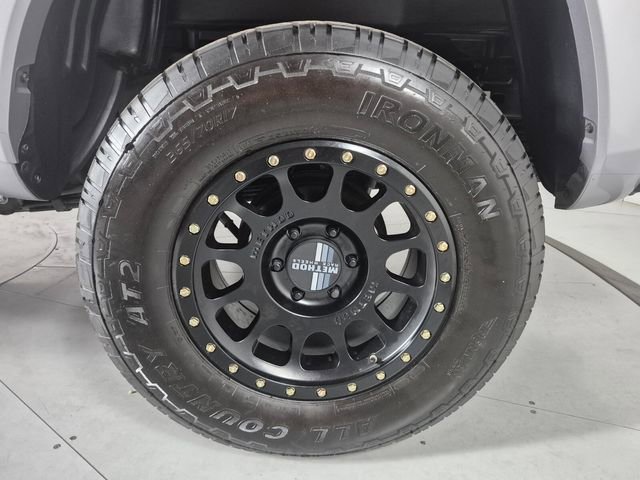 Certified 2019 Toyota Tacoma SR5 AWD/4WD image 11