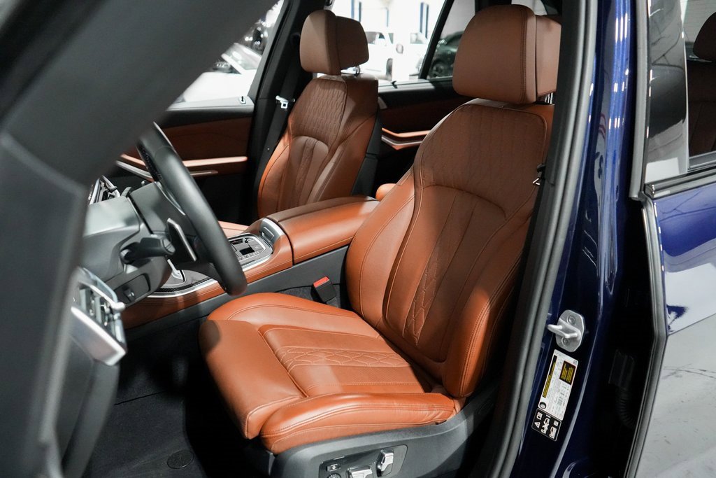 Used 2025 BMW X5 M60i image 10