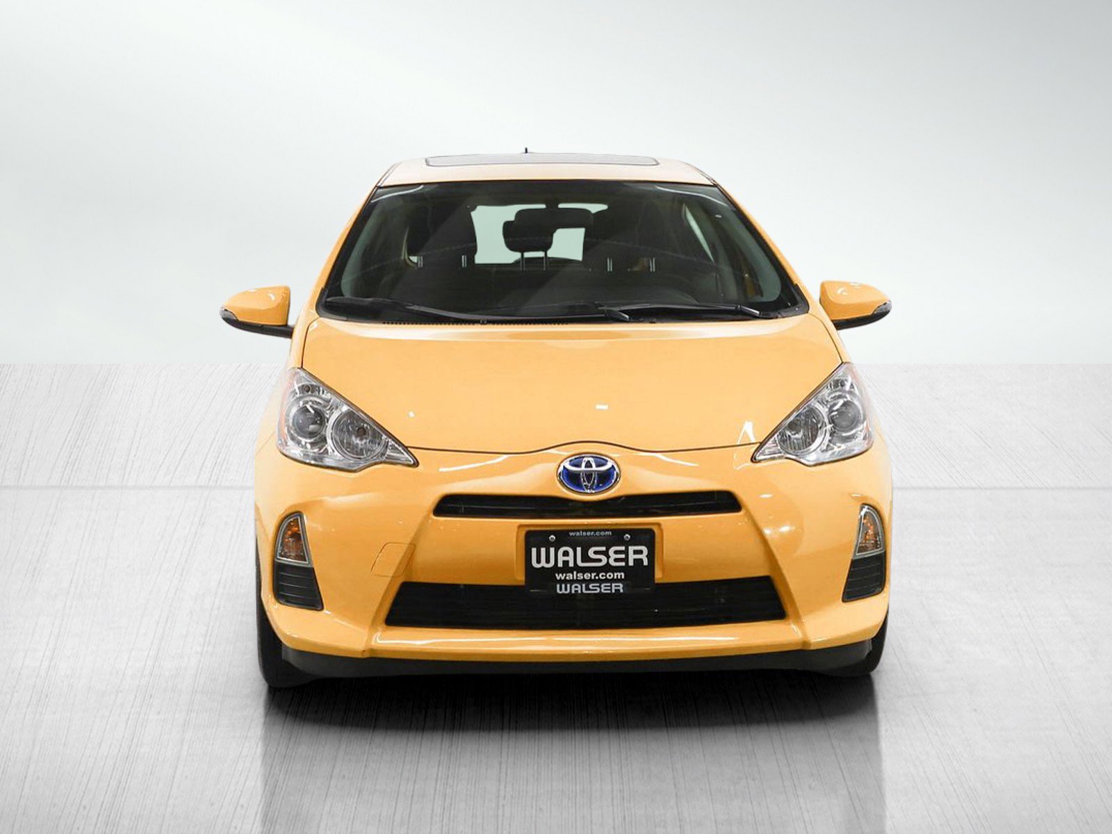 Used 2014 Toyota Prius C Three image 8