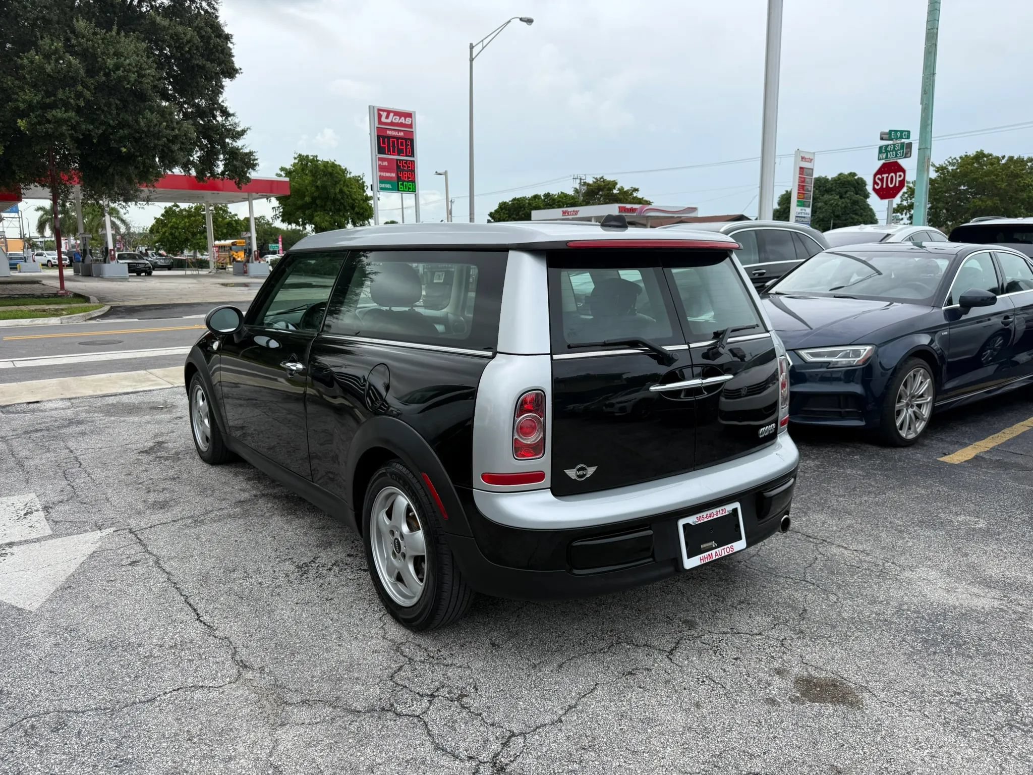 Used 2011 MINI Cooper Clubman FWD image 3