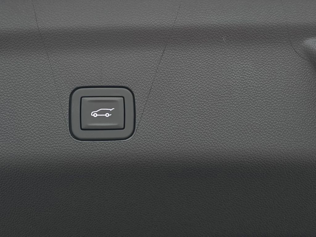 New 2026 GMC Yukon XL AT4 Ultimate w/ LPO, Floor Liner Package AWD/4WD image 14
