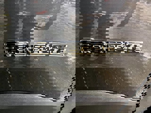 Used 2023 Jeep Renegade Latitude image 8