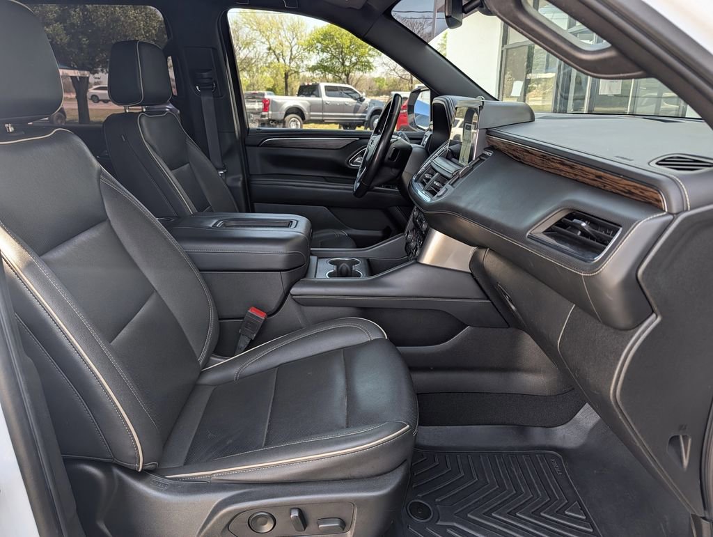 Used 2023 Chevrolet Suburban Premier RWD image 34