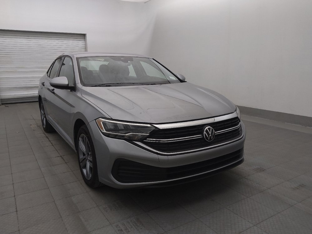 Used 2024 Volkswagen Jetta SE FWD image 13