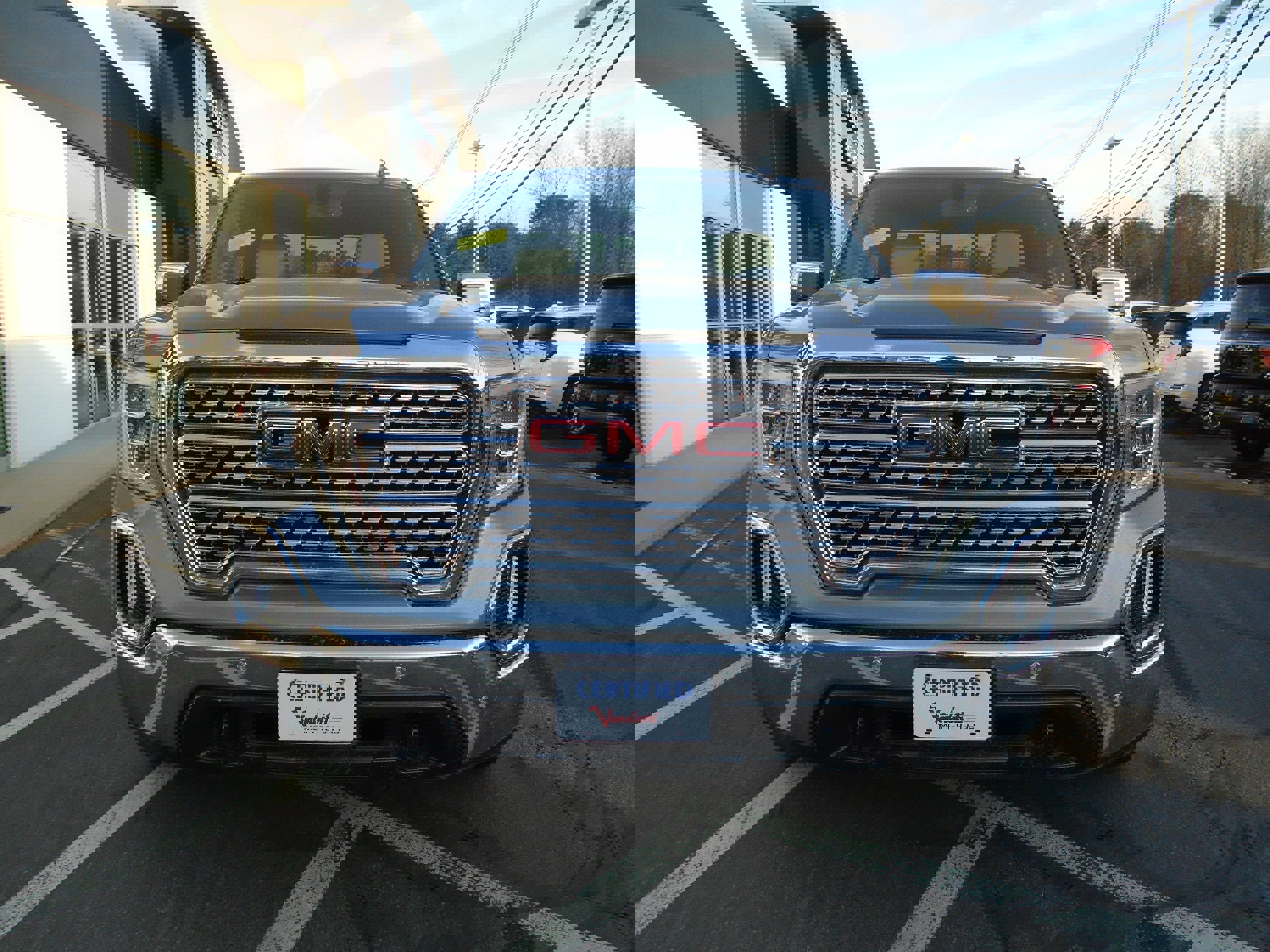 Used 2019 GMC Sierra 1500 SLT w/ SLT Premium Package image 3