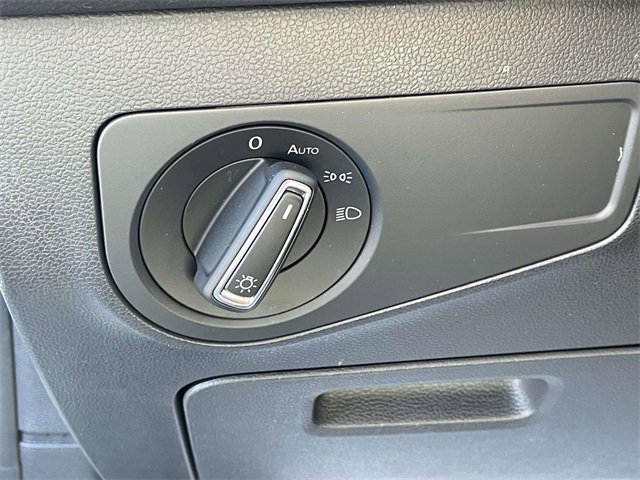 Used 2022 Volkswagen Tiguan SE image 20