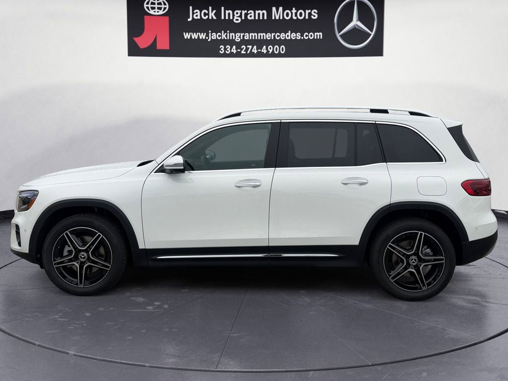 New 2026 Mercedes-Benz GLB 250 image 2