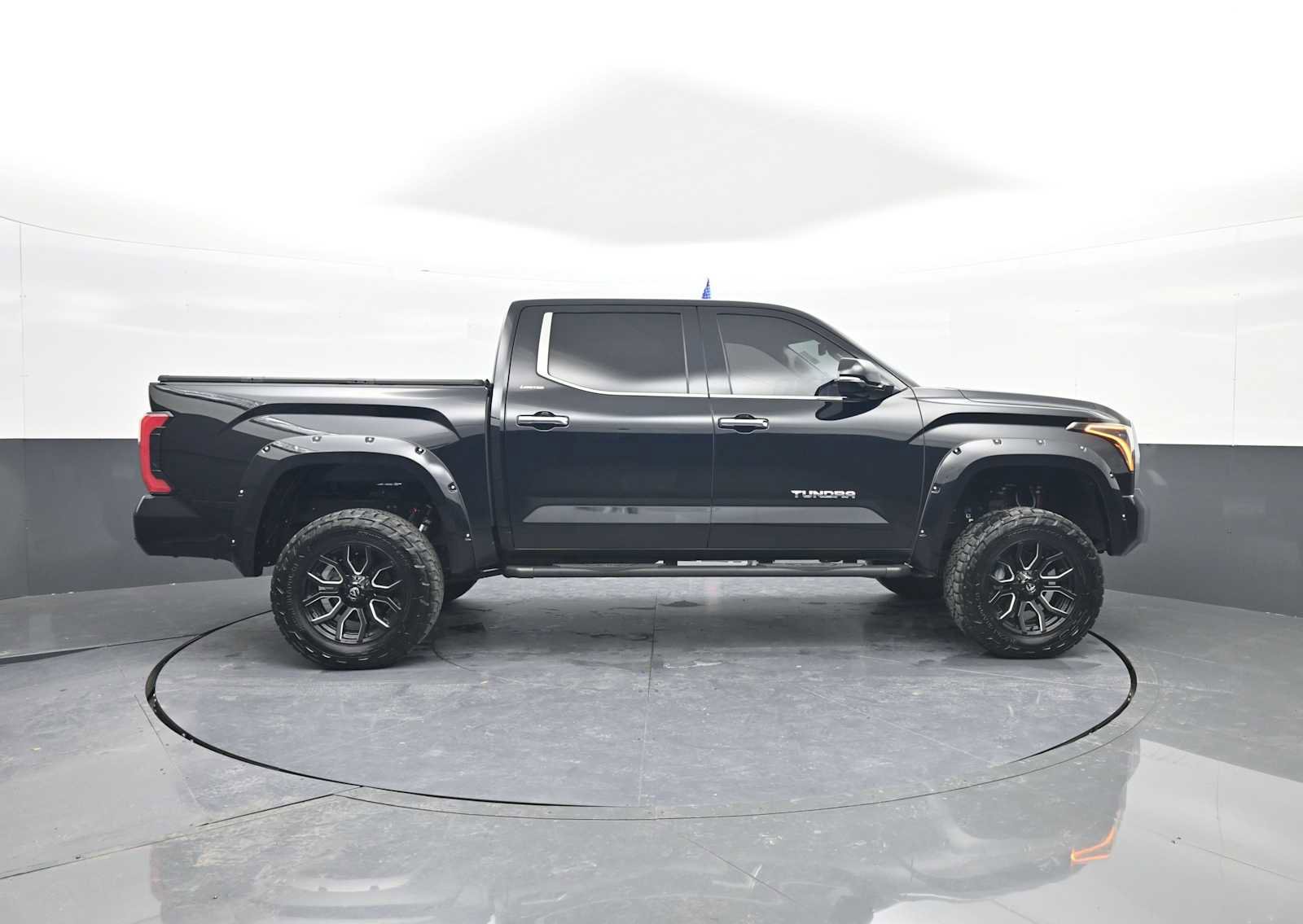 Used 2023 Toyota Tundra Limited image 9