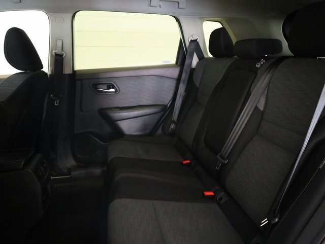Used 2023 Nissan Rogue SV image 30