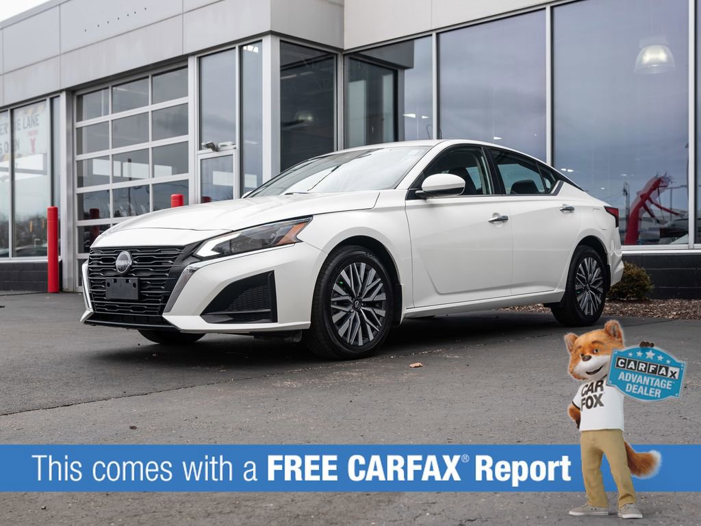 Used 2023 Nissan Altima 2.5 SV AWD/4WD image 3