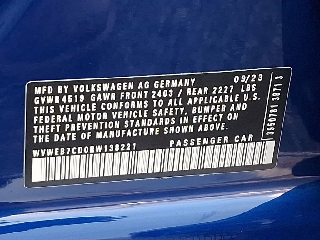 Used 2024 Volkswagen Golf R image 27