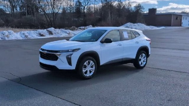 Used 2024 Chevrolet Trax LS FWD image 4