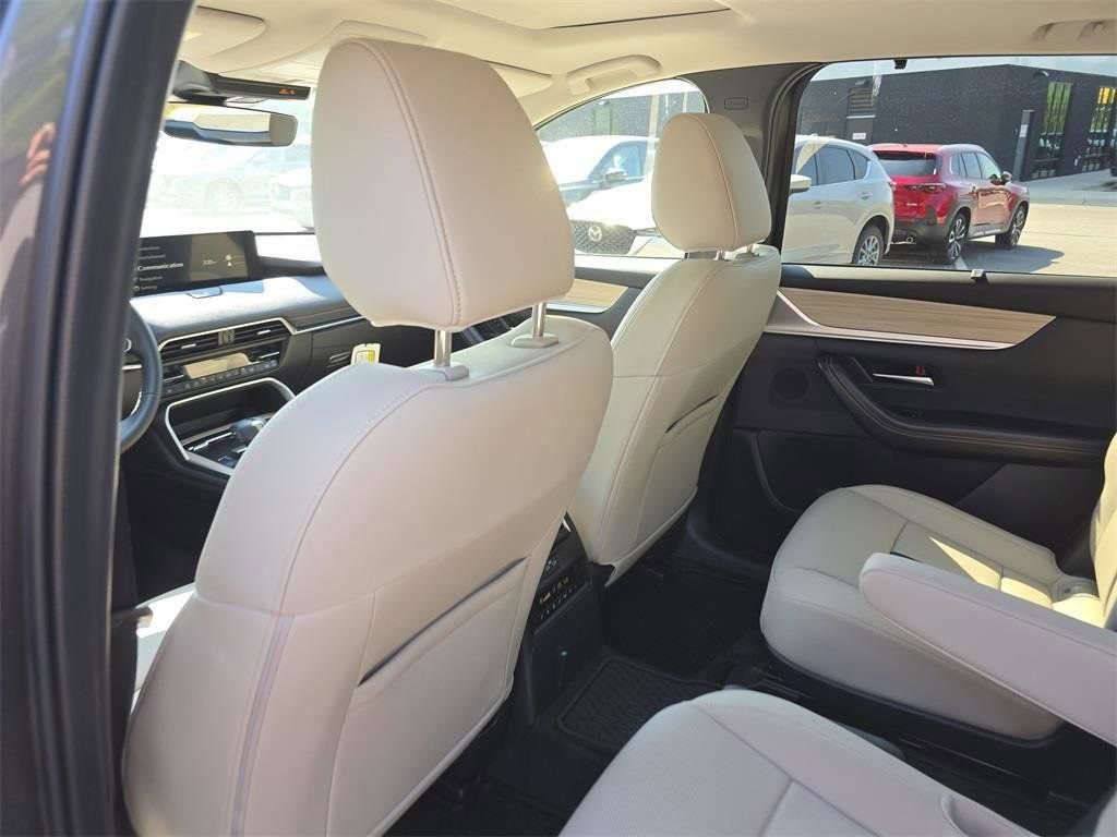 Used 2025 MAZDA CX-90 3.3 Turbo w/ Preferred Package image 18