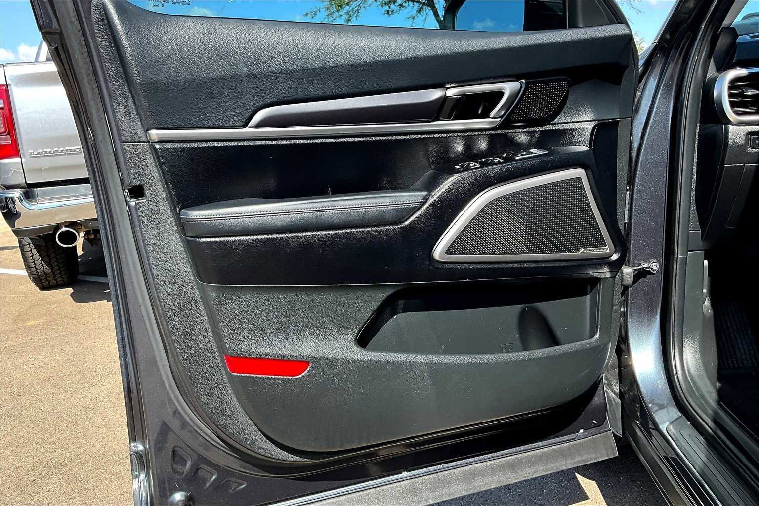 Used 2023 Kia Telluride LX image 40