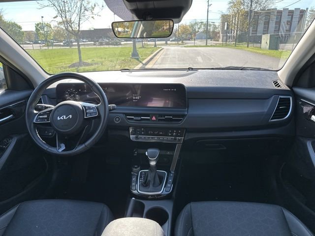 Certified 2024 Kia Seltos EX image 3