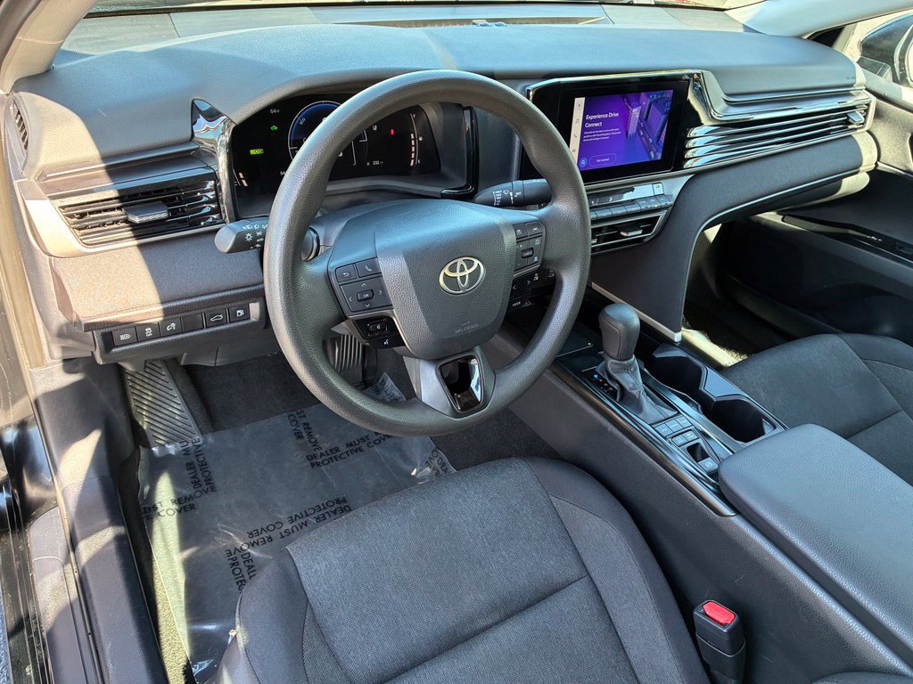 Used 2025 Toyota Camry LE FWD image 16