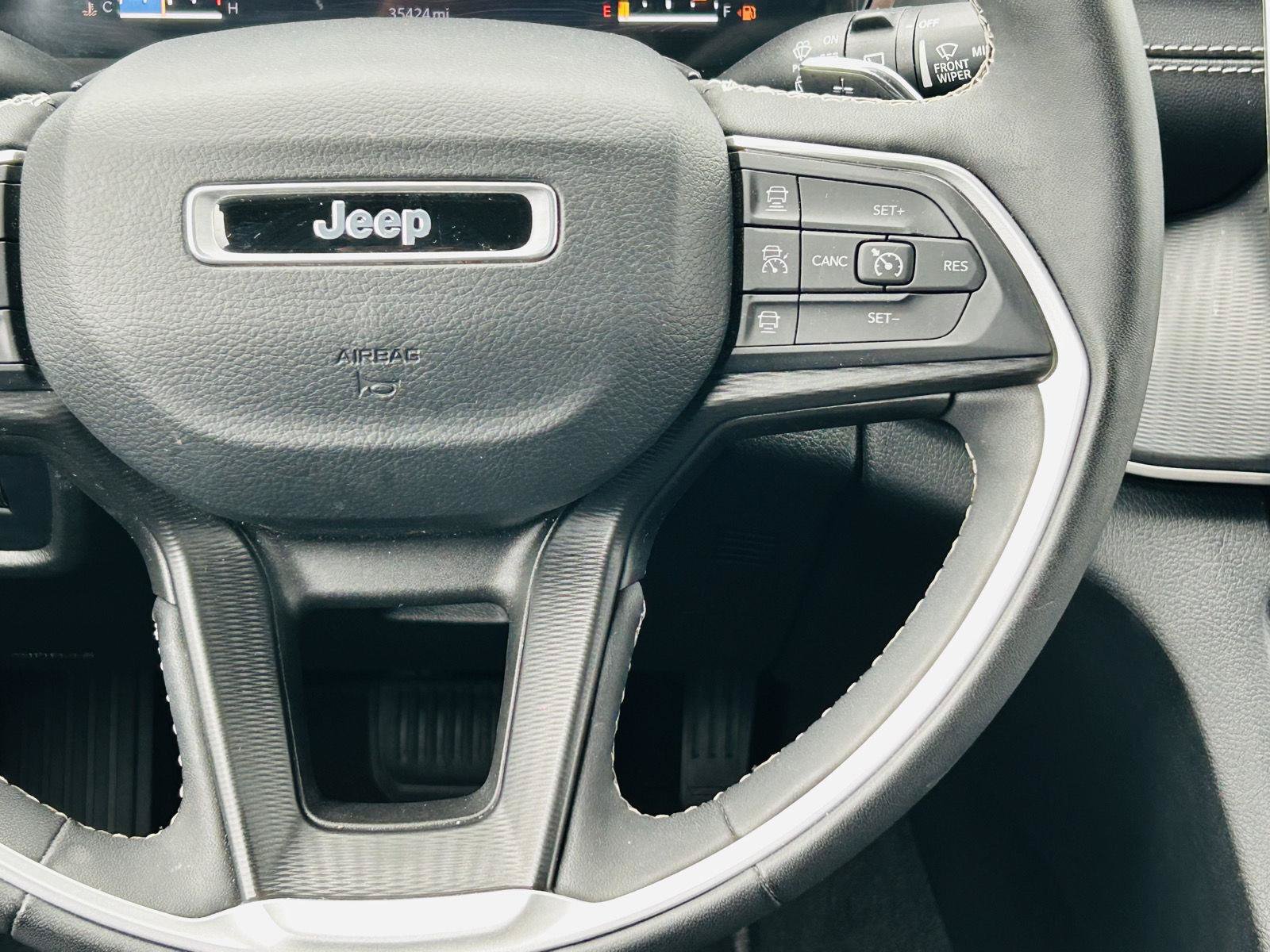 Used 2023 Jeep Grand Cherokee L Laredo AWD/4WD image 18