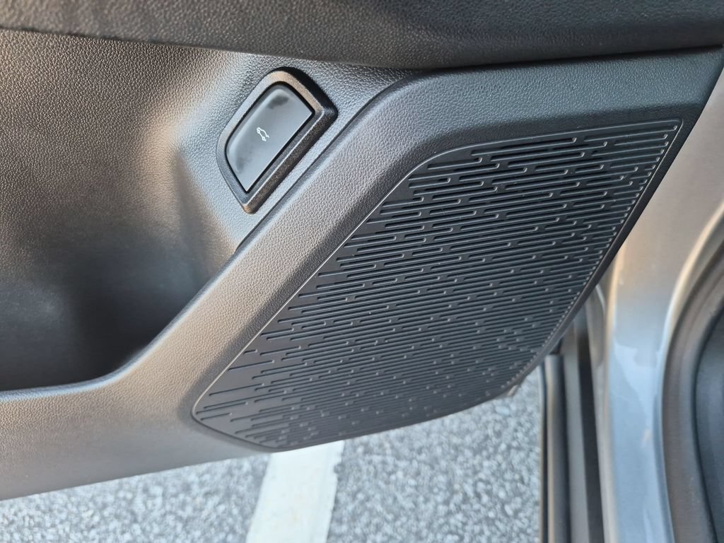 Used 2025 Chevrolet Equinox LT w/ Convenience Package II FWD image 12