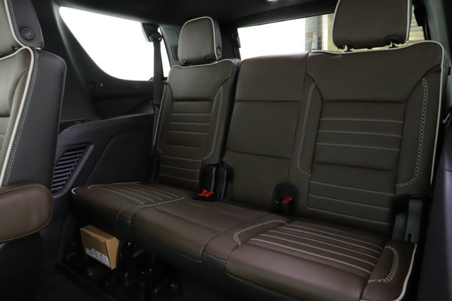Used 2026 GMC Yukon Denali Ultimate w/ LPO, Floor Liner Package AWD/4WD image 33