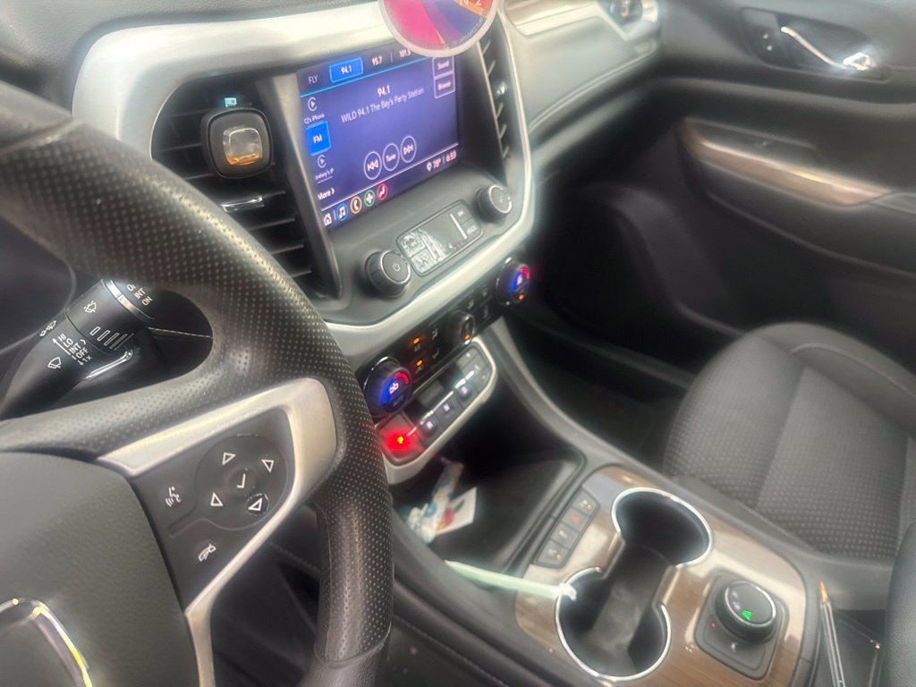 Used 2023 GMC Acadia SLE FWD image 12