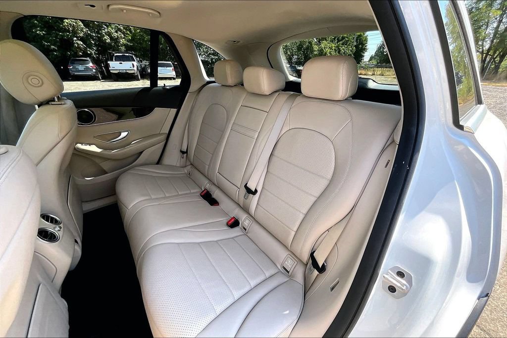Used 2022 Mercedes-Benz GLC 300 image 21