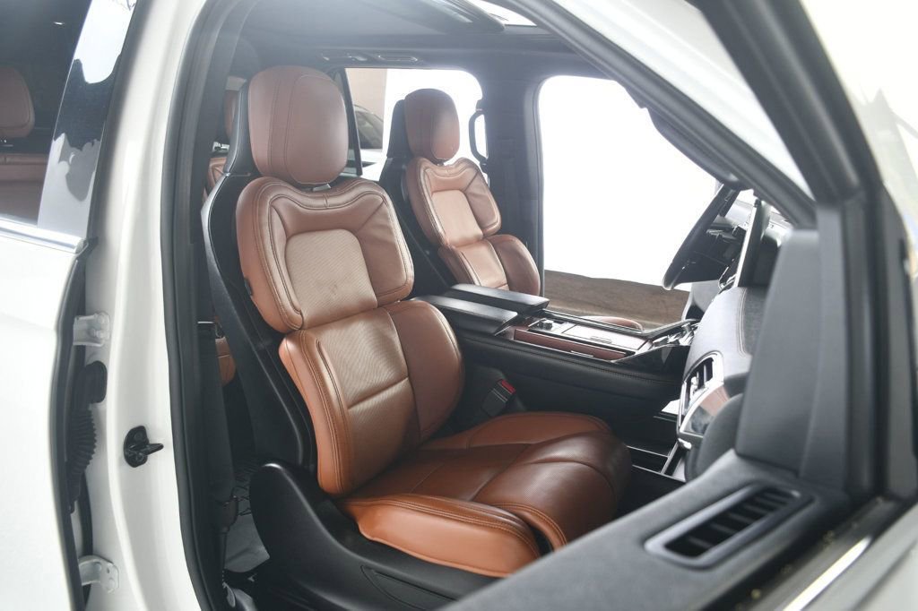 Used 2020 Lincoln Navigator Reserve w/ Luxury Package AWD/4WD image 33