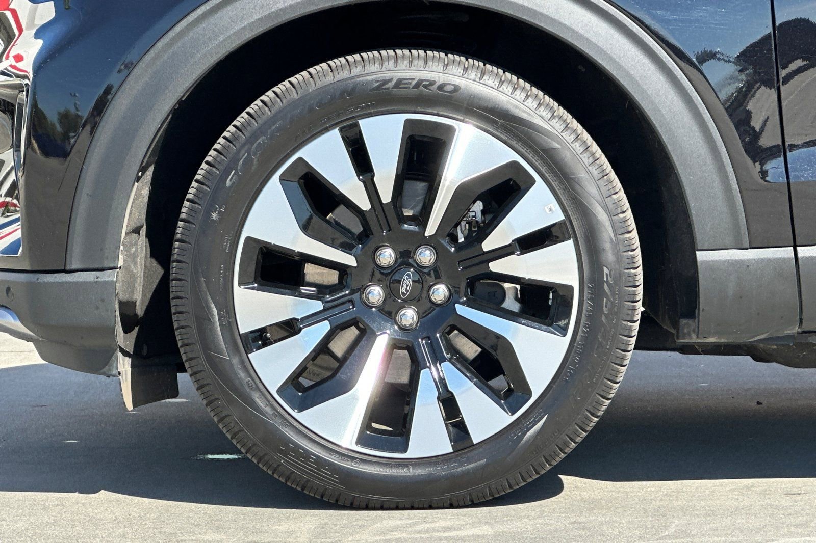 Used 2025 Ford Explorer Platinum w/ LUX Leather Package image 27