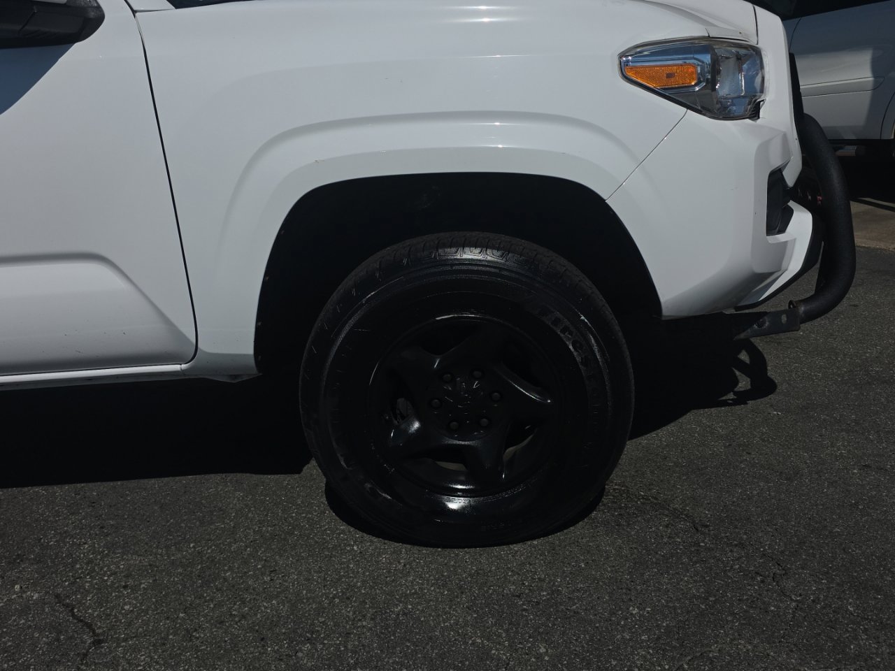 Used 2020 Toyota Tacoma SR AWD/4WD image 10