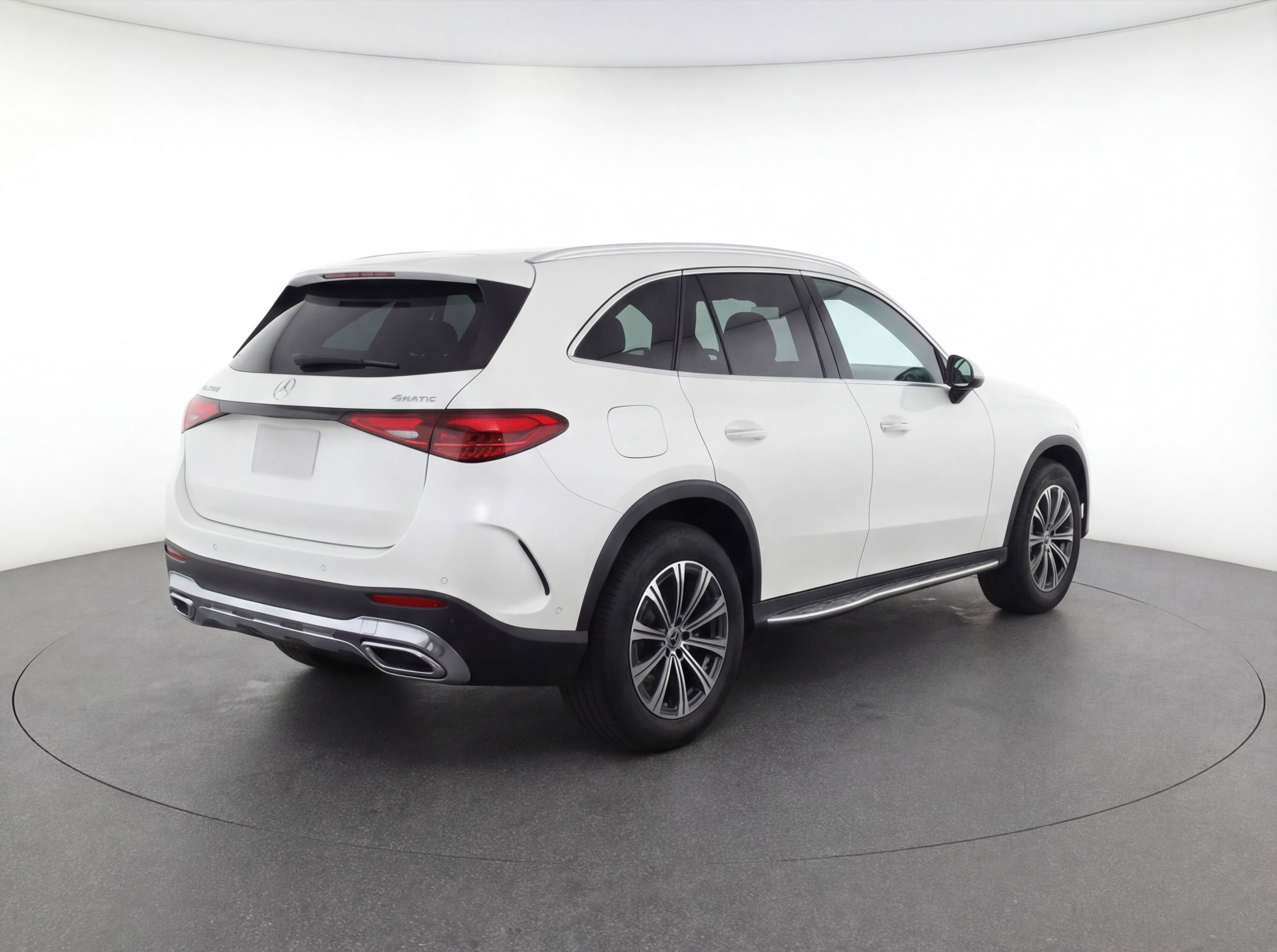 Used 2024 Mercedes-Benz GLC 300 4MATIC image 9