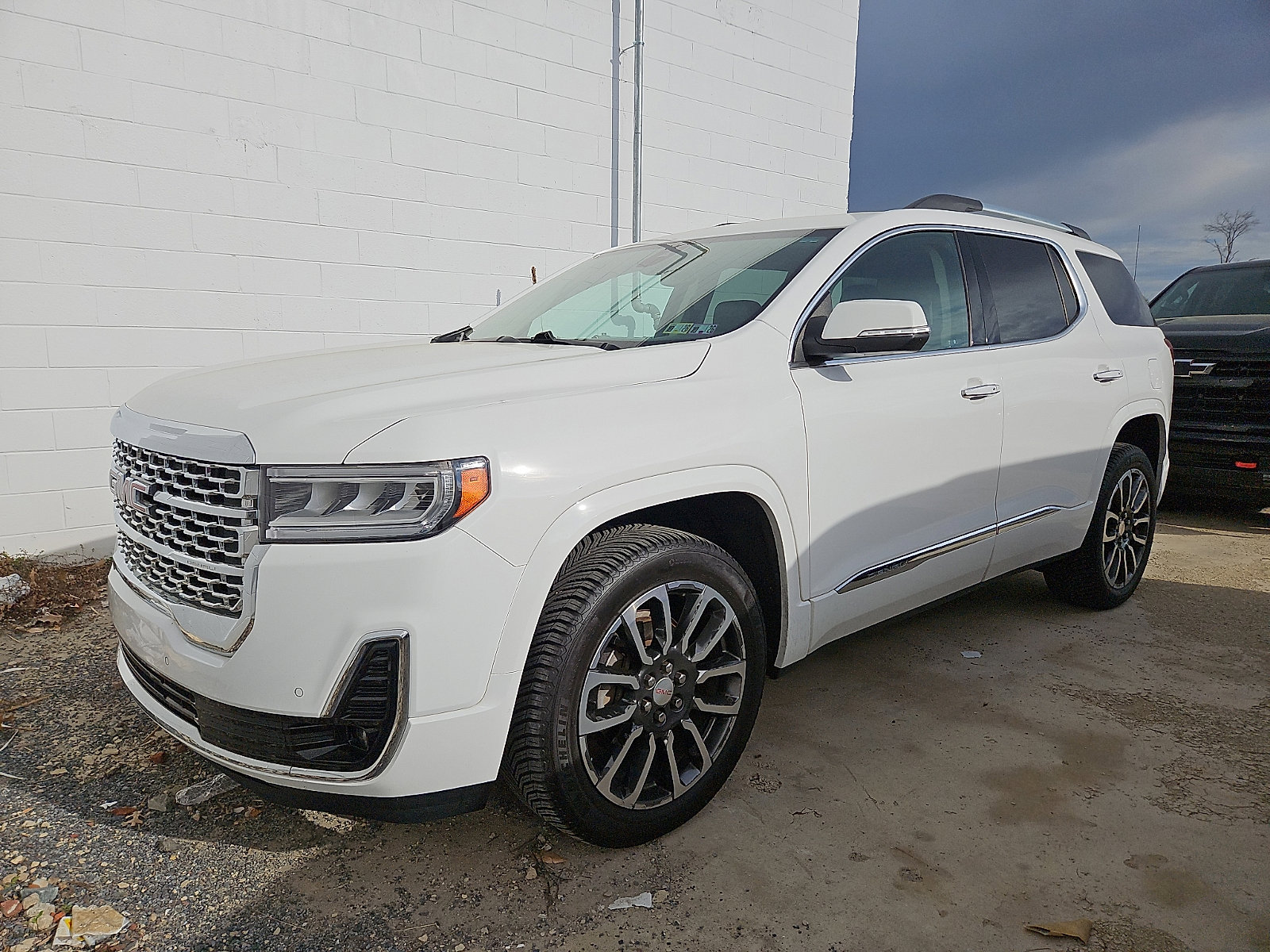 Used 2020 GMC Acadia Denali image 3
