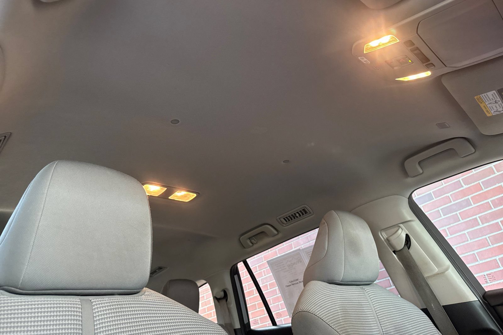 Used 2021 Toyota Highlander LE AWD/4WD image 23