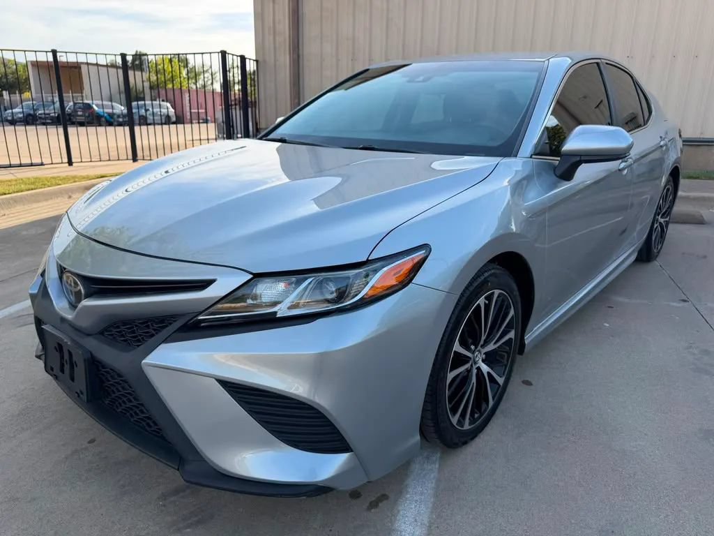 Used 2018 Toyota Camry SE