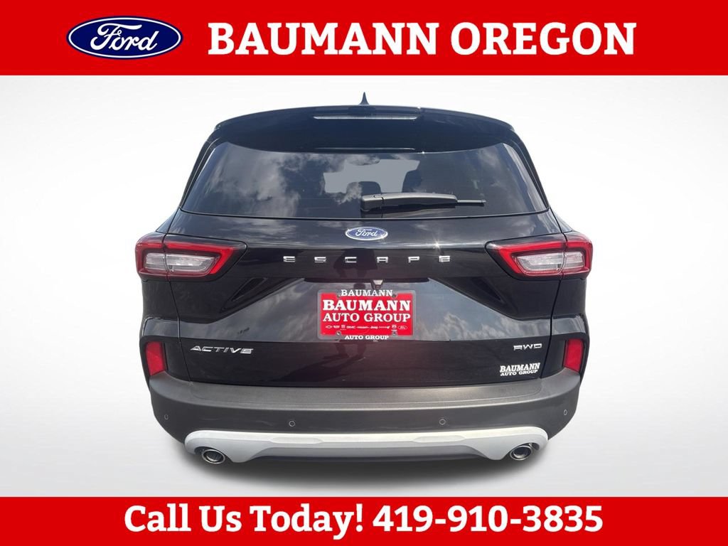 Used 2023 Ford Escape Active w/ Tech Pack #2 AWD/4WD image 4