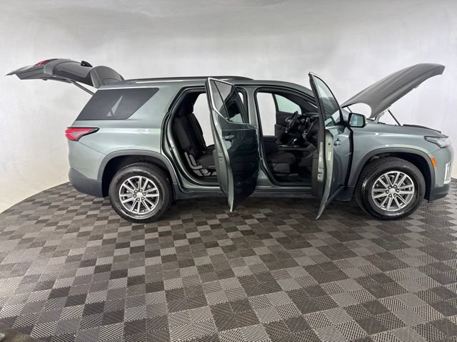 Used 2023 Chevrolet Traverse LT AWD/4WD image 13