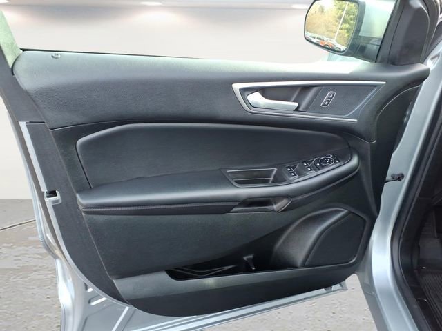 Used 2024 Ford Edge SEL w/ Convenience Package image 17