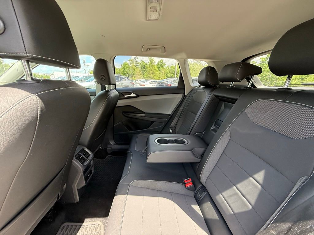 Used 2022 Volkswagen Taos SE image 16