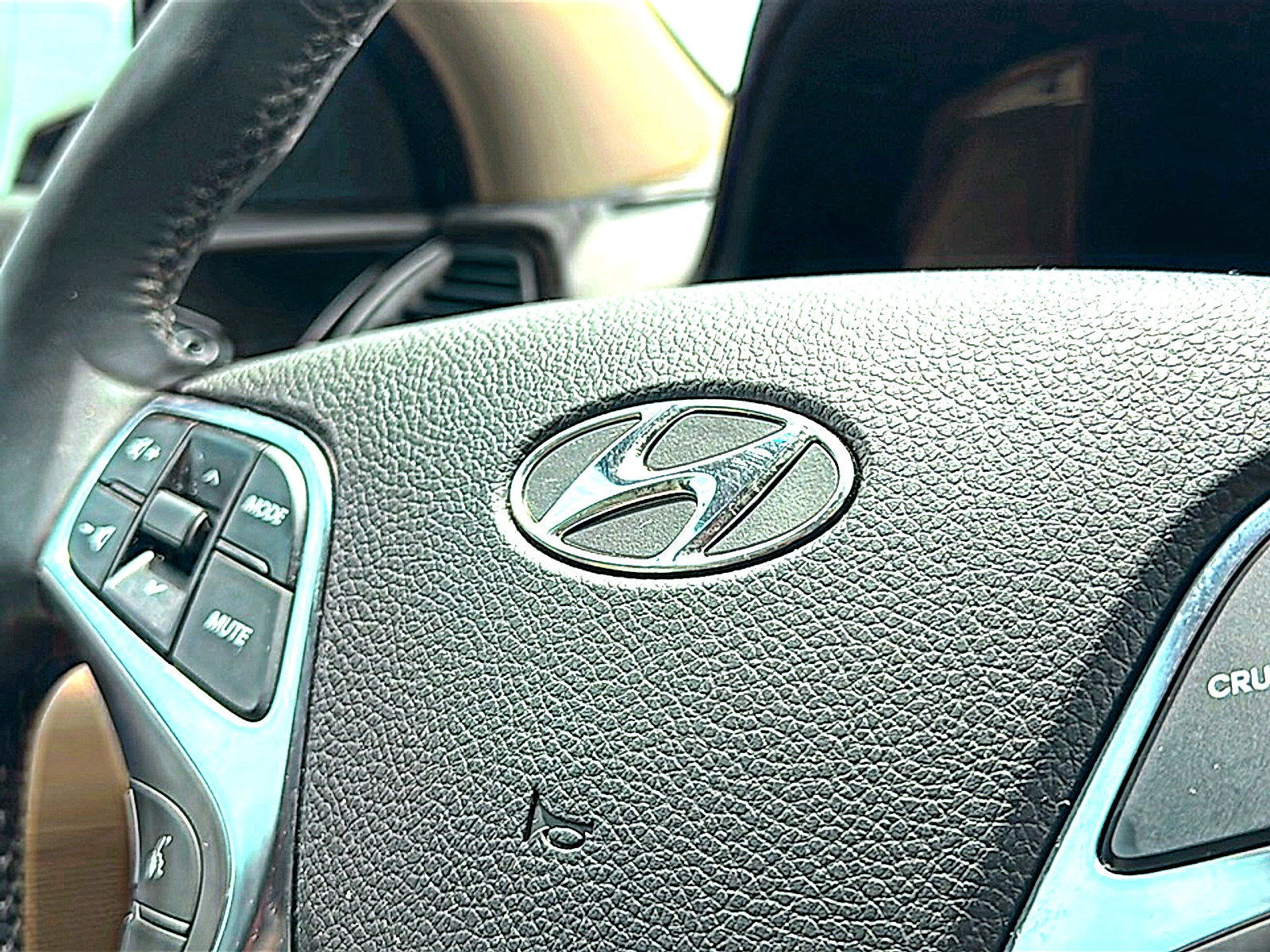 Used 2017 Hyundai Azera FWD image 31