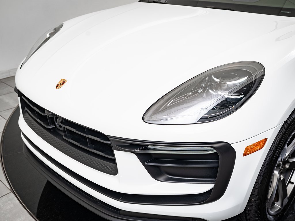 Certified 2024 Porsche Macan image 13