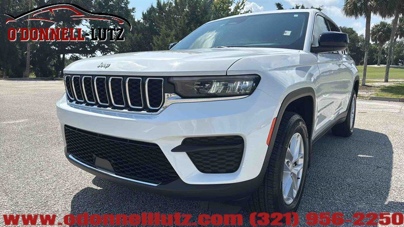 Used 2024 Jeep Grand Cherokee Laredo X w/ Luxury Tech Group I AWD/4WD image 35
