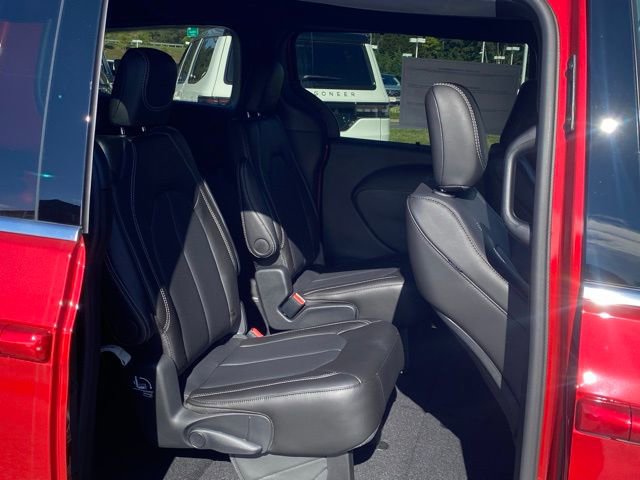 New 2026 Chrysler Voyager LX image 30