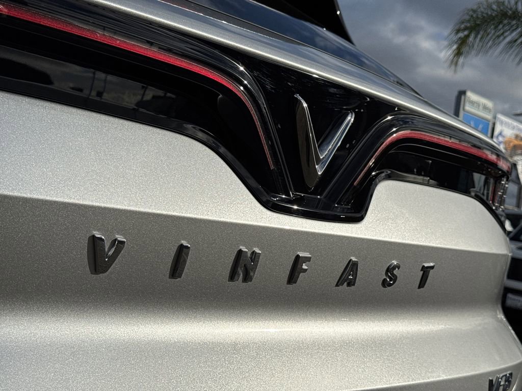 New 2025 VinFast VF 8 Plus AWD/4WD image 8