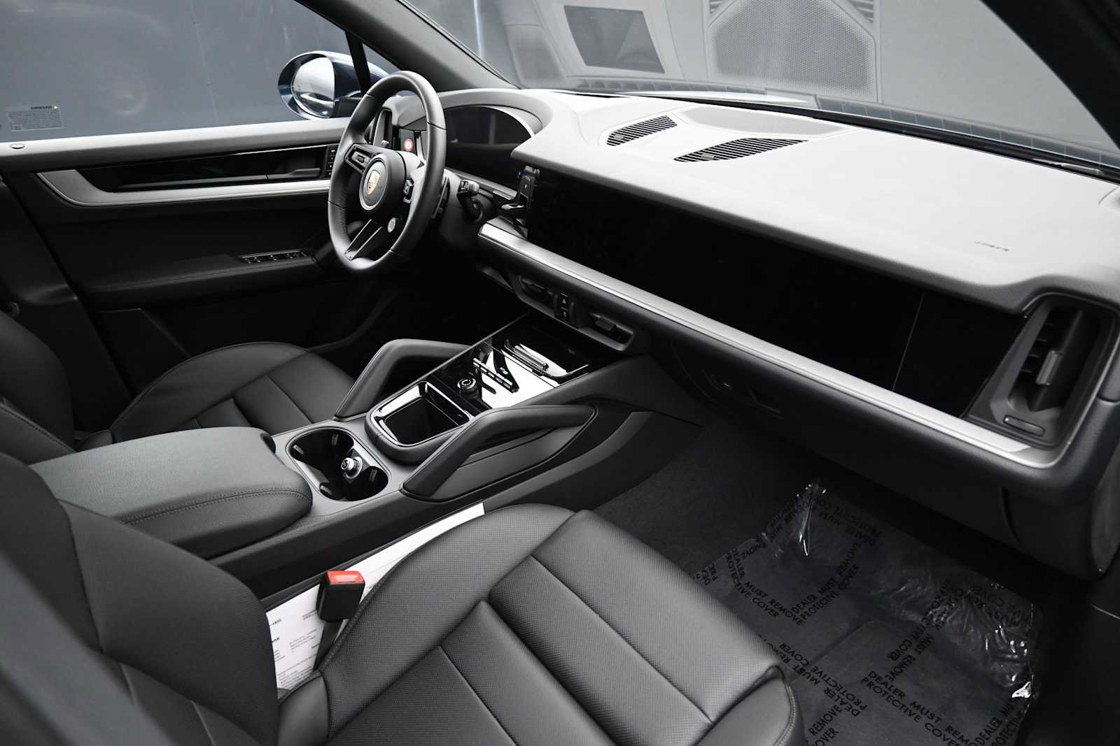 Certified 2025 Porsche Cayenne AWD/4WD image 23
