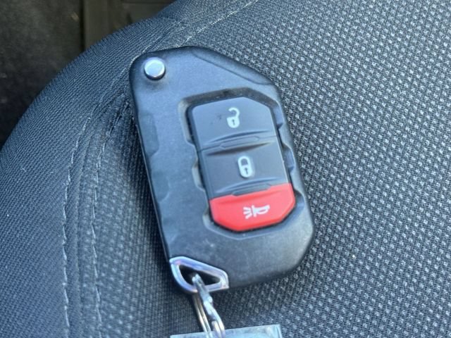 Used 2022 Jeep Wrangler Sport AWD/4WD image 29
