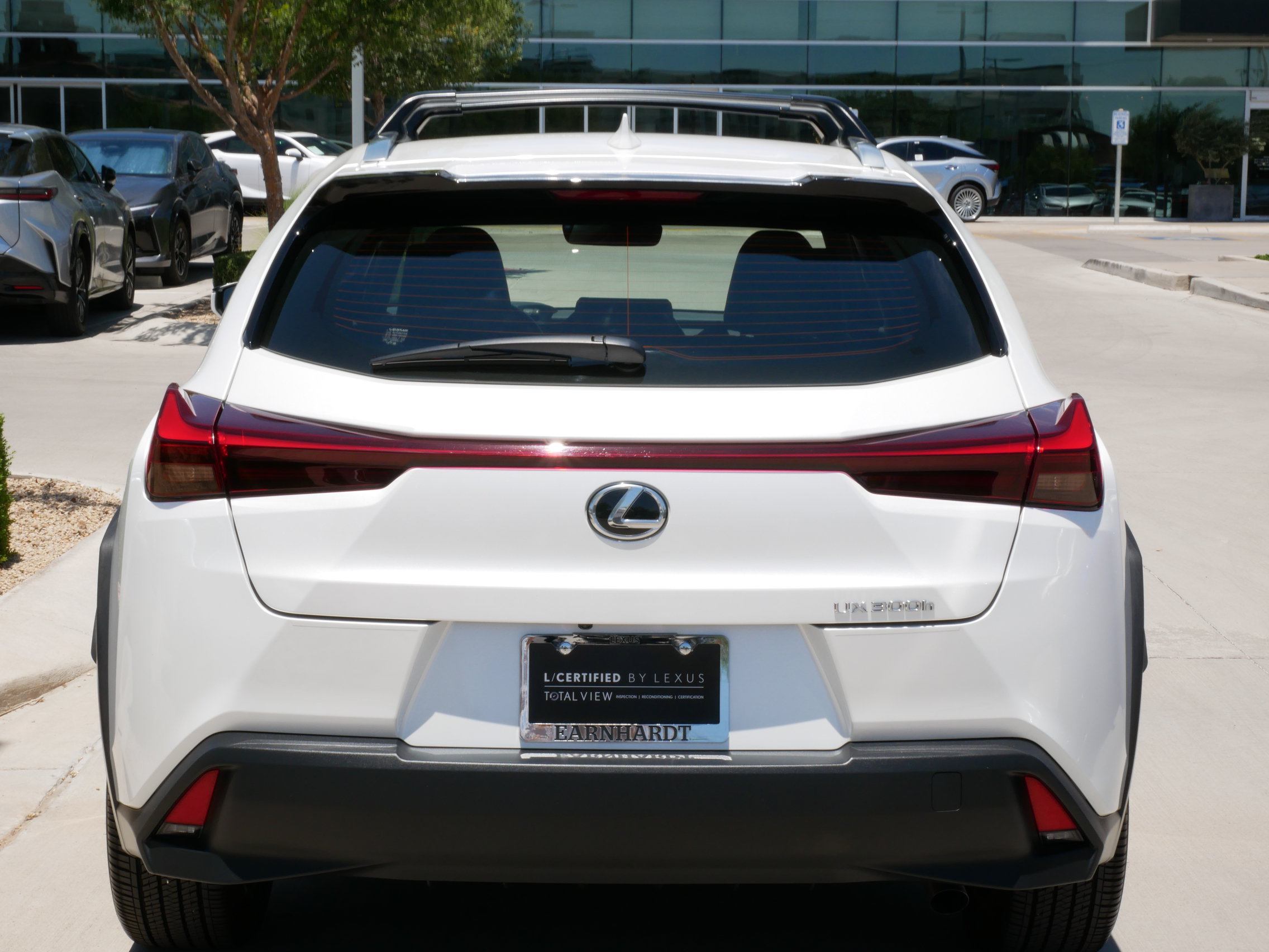 Used 2025 Lexus UX 300h FWD w/ Accessory Package (Z2) image 7