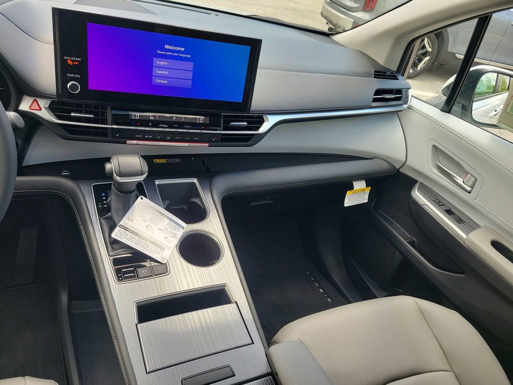 New 2026 Toyota Sienna XLE FWD image 28