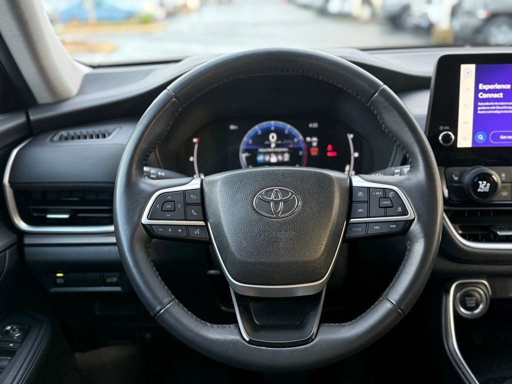 Used 2024 Toyota Grand Highlander XLE image 25