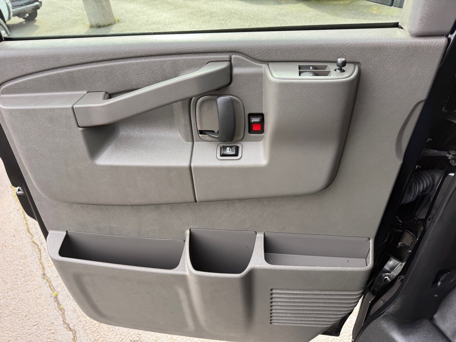 Used 2023 GMC Savana 2500 image 17